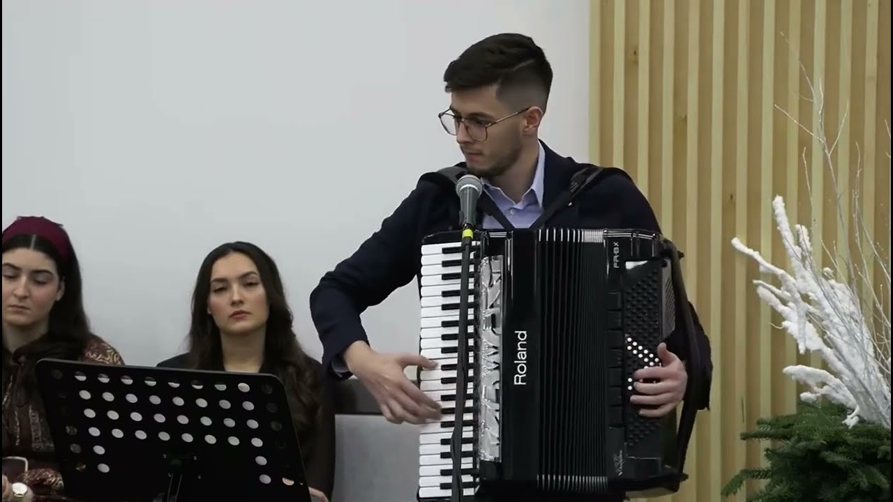 Denys Rusu - Pe-oceanul infinit cu valuri