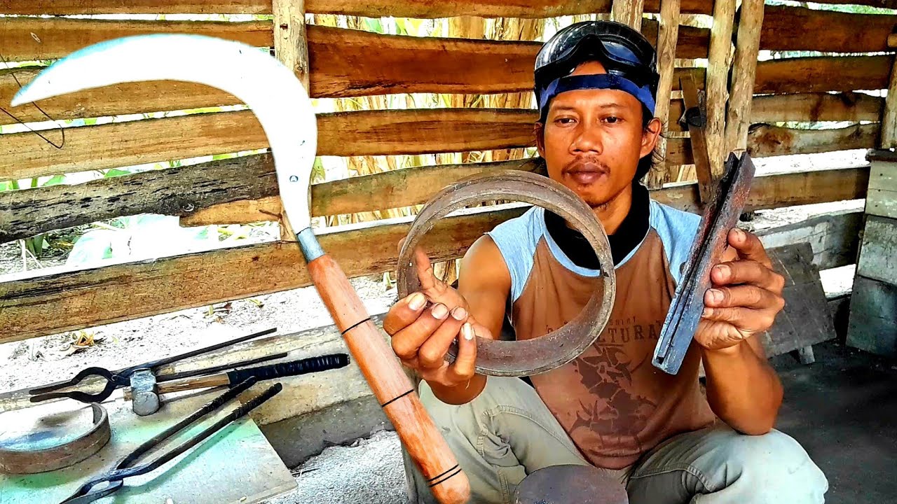 Proses membuat sabit isen dari baja bearing tes babat rumput .. sabit super tajam