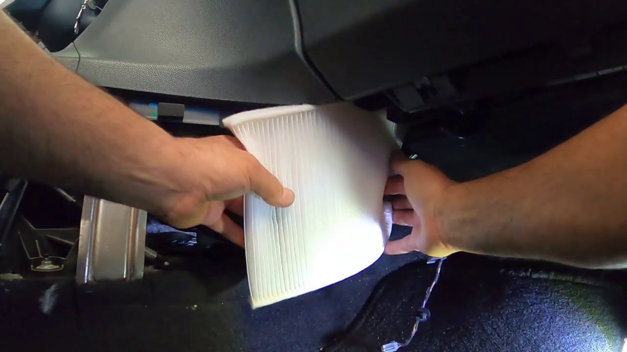 Sostituzione filtro clima Ford Fiesta 6 serie