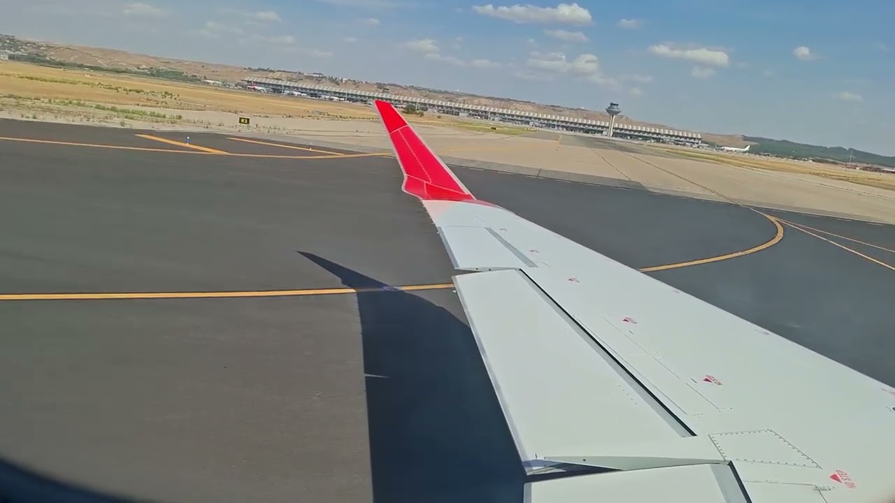 Iberia CRJ-1000 takeoff from MAD