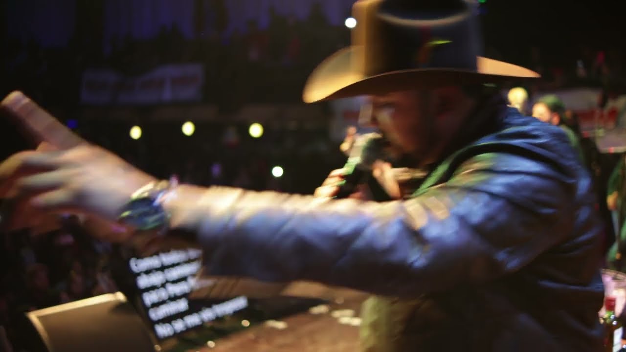 Miguel Comando - El Tiempo Se Va En Un Blunt (en vivo desde Tijuana)
