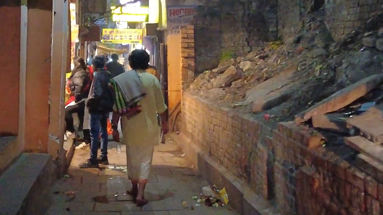 India: Narrow Streets of Varanasi. Markets. Shops. Street Food. Night Walk.