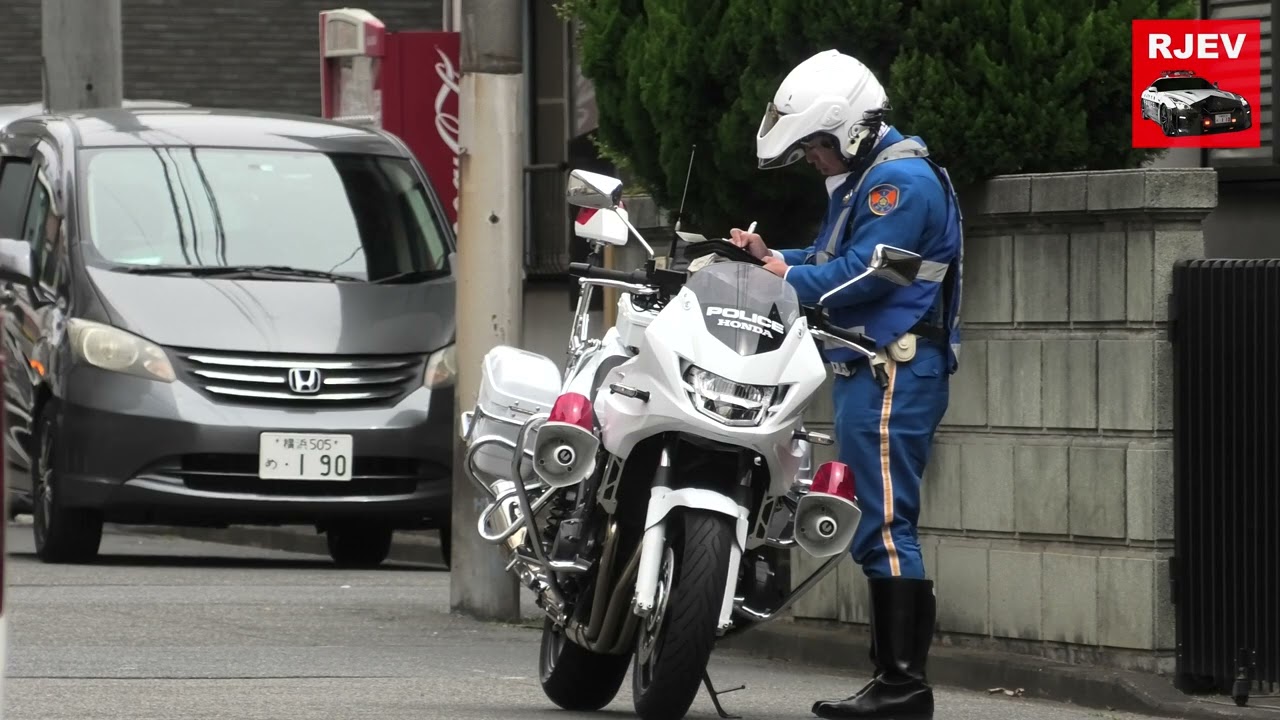 白バイが見ているのに堂々と違反する！悪質ドライバーたちの末路