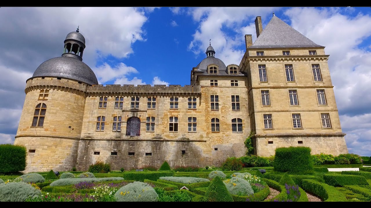 HAUTEFORT: son village, ses habitants, son ch&acirc;teau