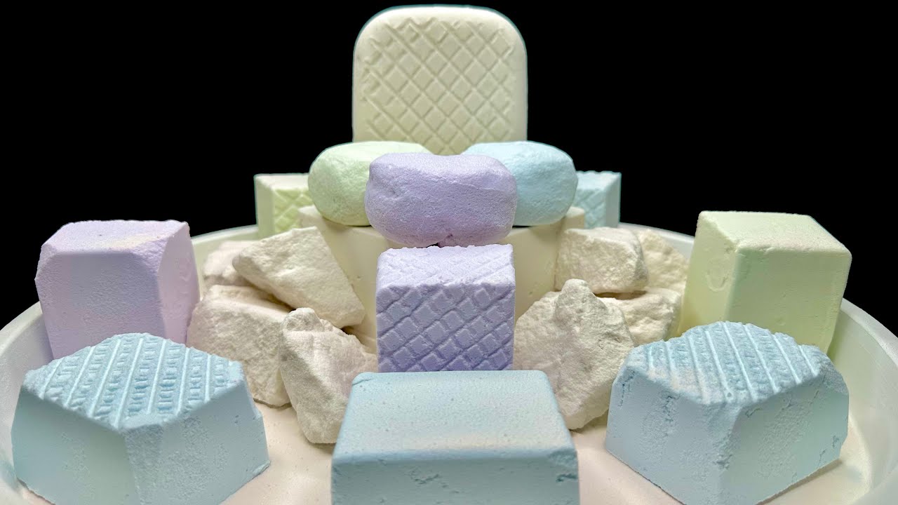 Asmr- Crumbling crunchy baking soda/oddly satisfying 
