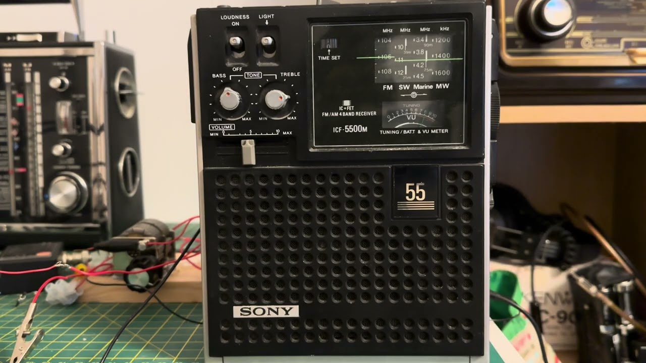 3975 kHz Shortwave Radio: Shortwave DXing program CQ-Serenade copied on the wonderful Sony ICF-5500M