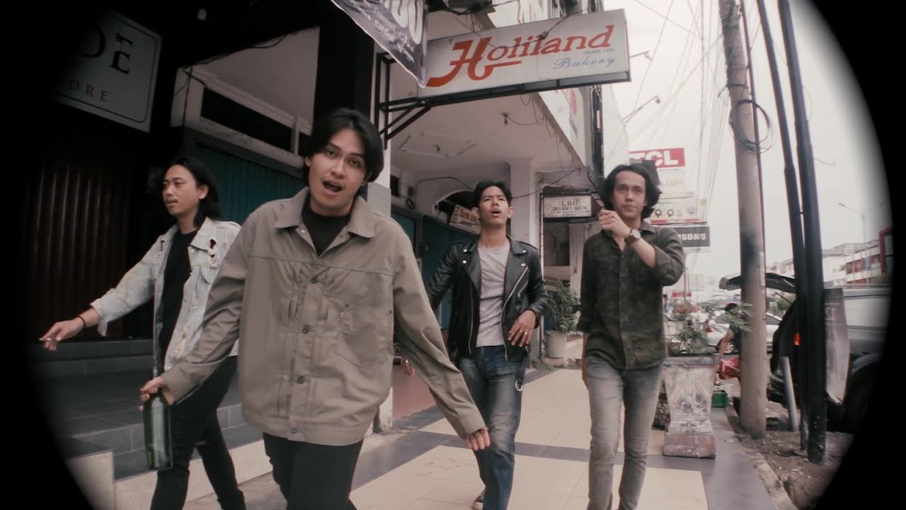 888 - Munafik (Official Music Video)