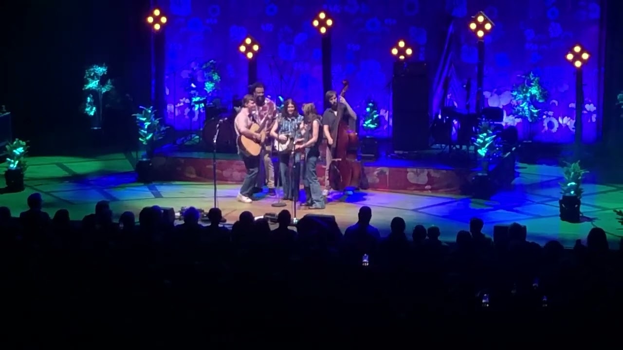 Larkin Poe Live at Bristol Beacon 19/10/2025 "Little Bit"