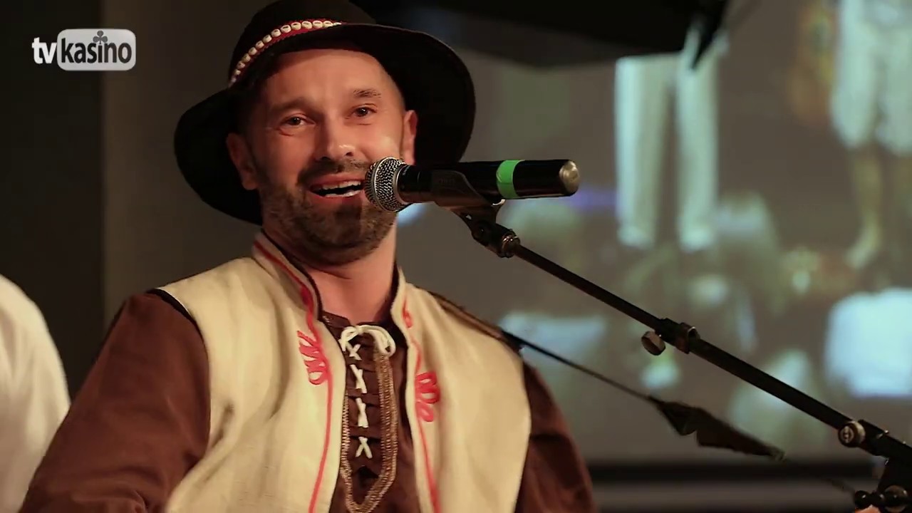 Duo Lapaji: Pod tým naším okienečkom