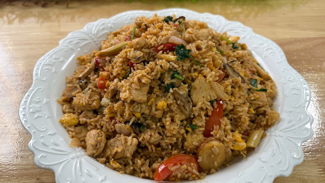 Thai Tom Yum Fried Rice Recipe | Authentic Thai Street Food /Thai Recipe in Bangla 