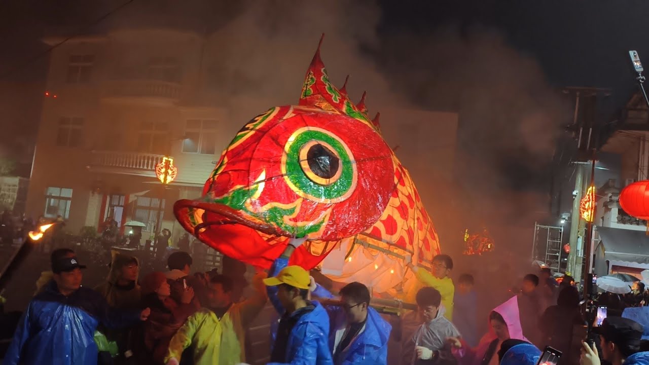 中國最美非遺，徽州鬧魚燈，傳統手藝竹子做成魚，令人驚歎！