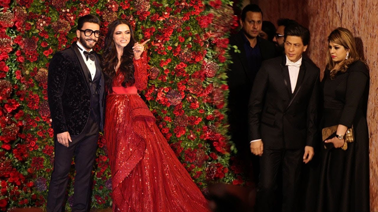 Shah Rukh Khan's Royal ENTRY At Ranveer Singh Deepika Padukone's Mumbai WEDDING Reception