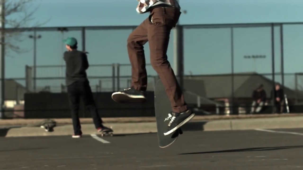 Skateology: Nollie inward heelflip (1000 fps slow motion)