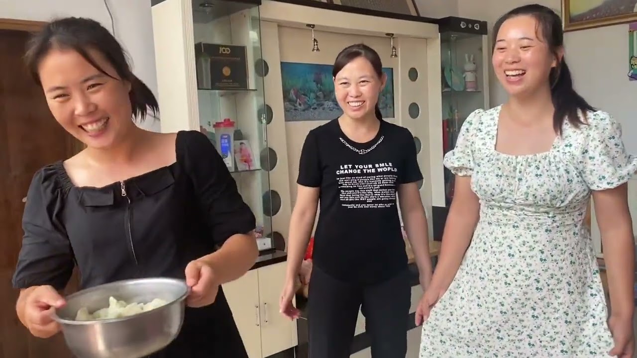 一楠术后出院，六个姨姨相聚回娘家看望，小丽嫂子精心准备可口饭 #出院回家 #血缘亲情 #我的农村生活 #七仙女来了 #vlog日常