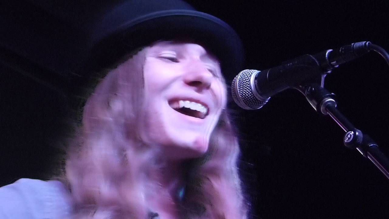 Sawyer Fredericks performs 