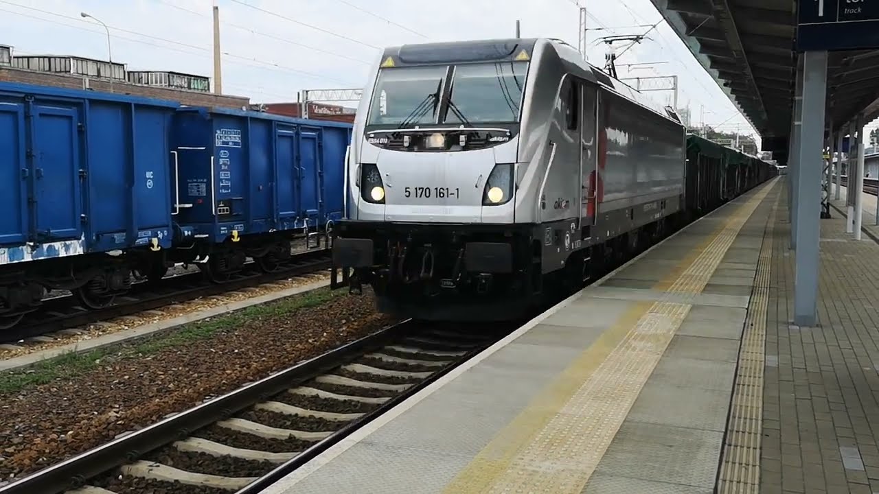 Bombardier Traxx DC3 E594 011 przejazd przez st. Zielona G&oacute;ra Gł&oacute;wna