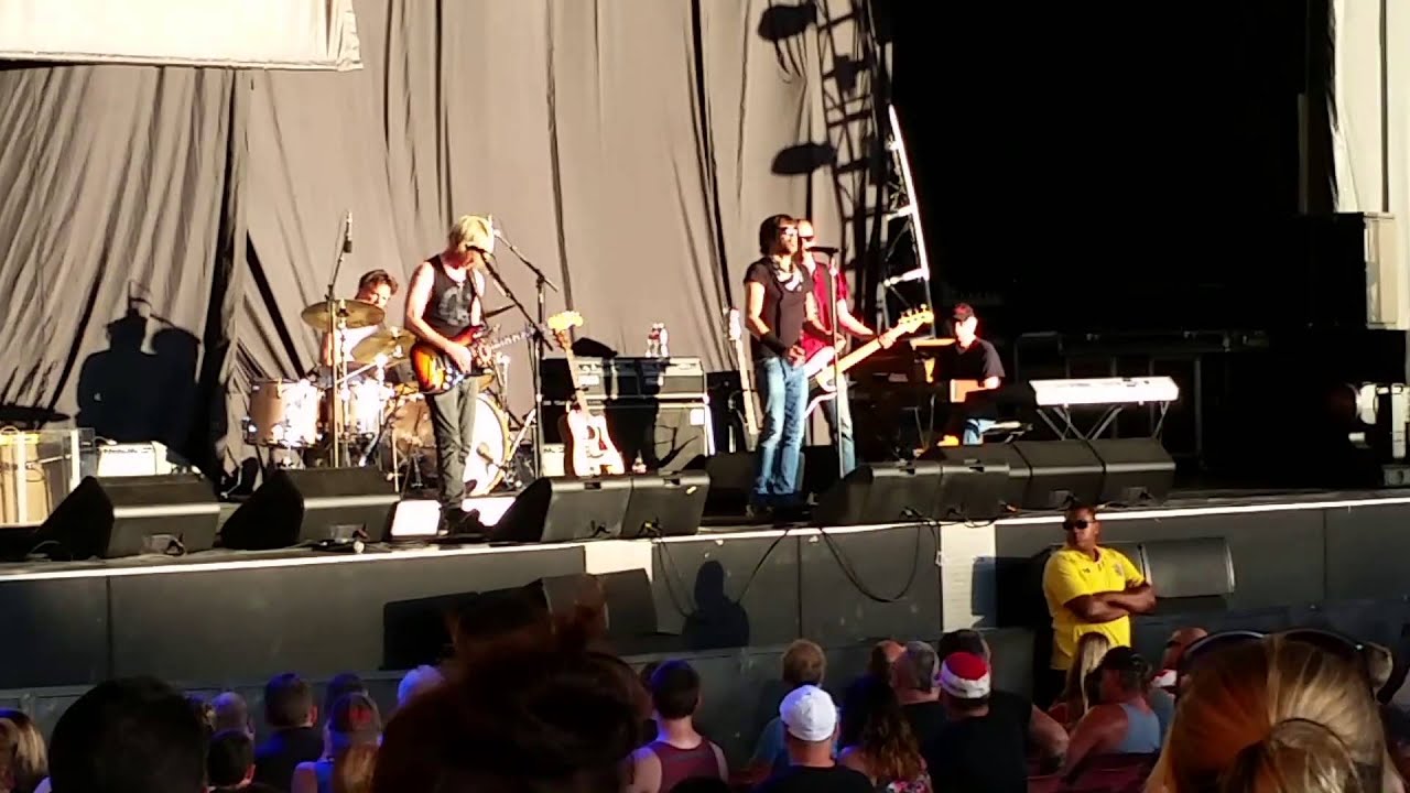 Kenny Wayne Shepherd covers Jimi Hendrix' Voodoo Child live