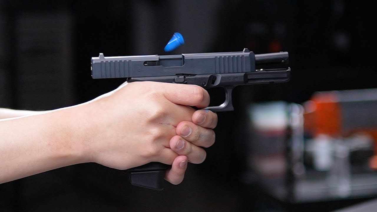 【玩彈】模立方新版本彈簧反吹Glock｜MOFANG New Spring Blowback Glock Shell-Ejecting Toy Review