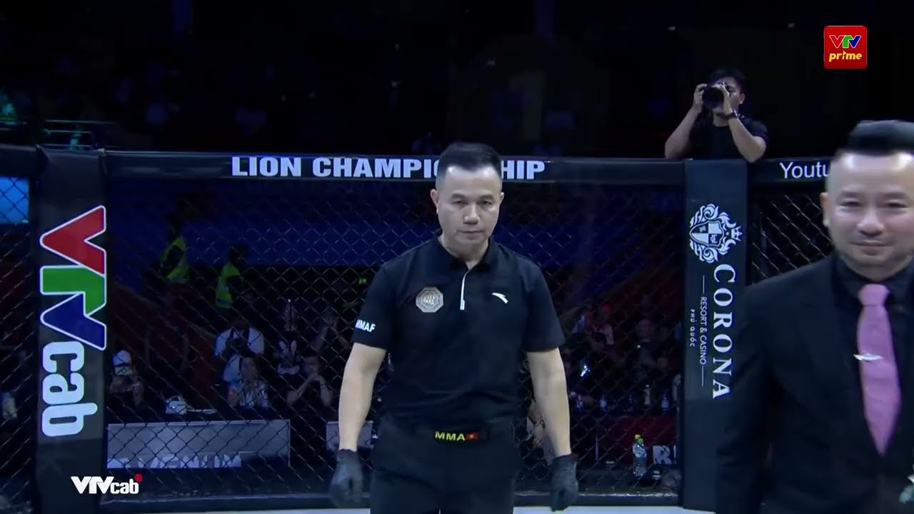 10 PHÚT ÁM ẢNH CỦA ZAKHAR TRƯỚC CÔNG MINH, GIÃ VÕ SĨ TÂY NHƯ GIÃ GẠO NGAY TRÊN SÀN LION CHAMPIONSHIP