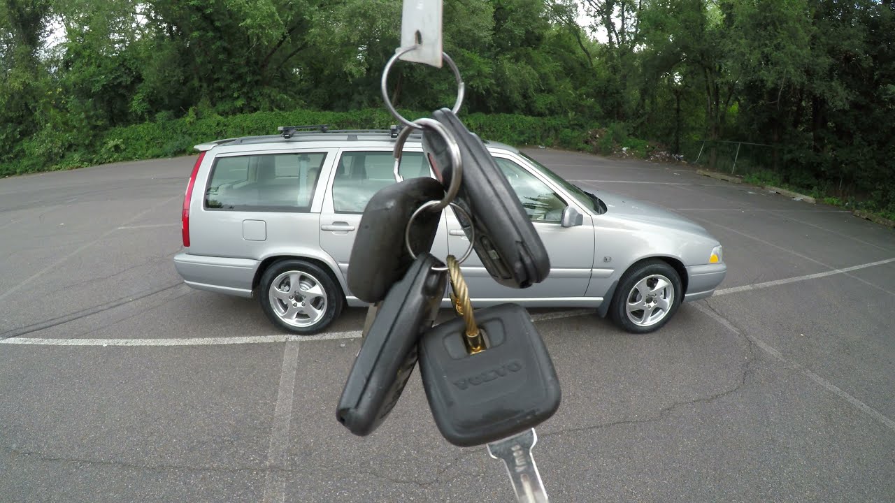 VERY RARE 1999 Volvo V70 Wagon T5 5-Speed Manual walk-around and test-drive