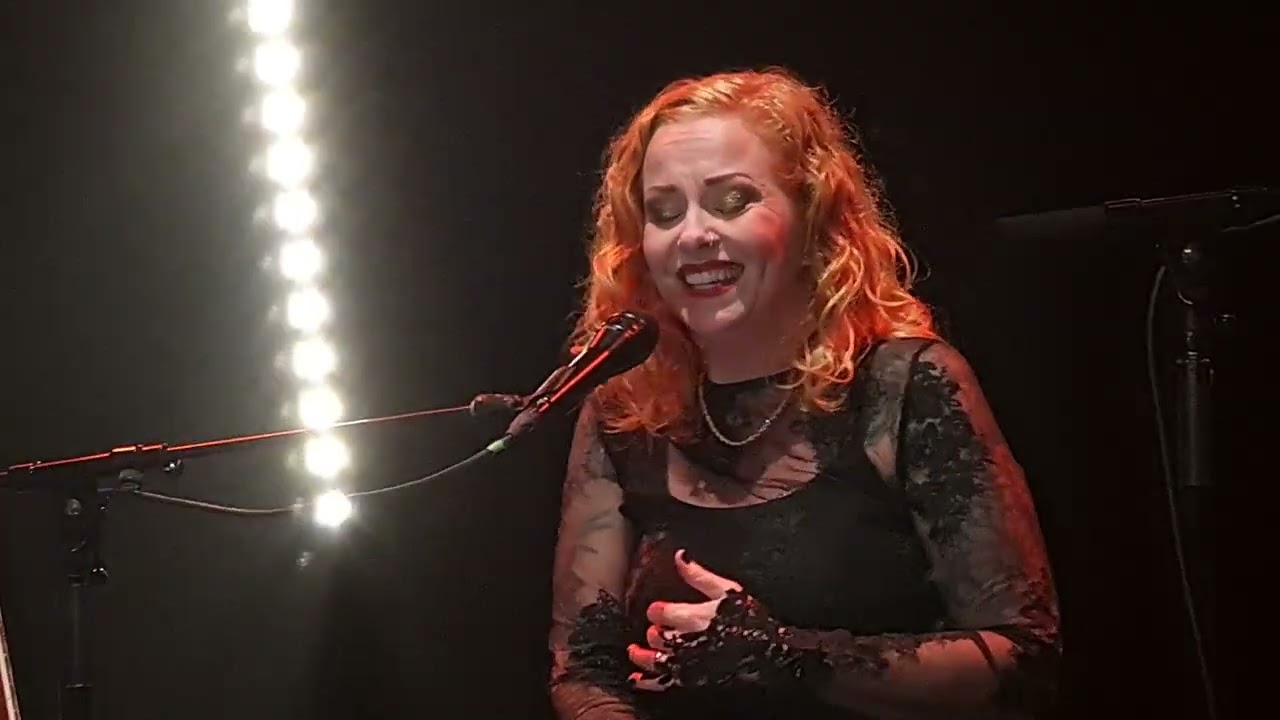 Anneke Van Giersbergen y Marko Hietala - Catch The Rainbow -  Rainbow cover