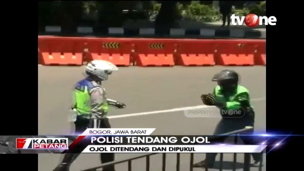VIRAL!! Polisi Tendang dan Pukul Pengendara Ojol
