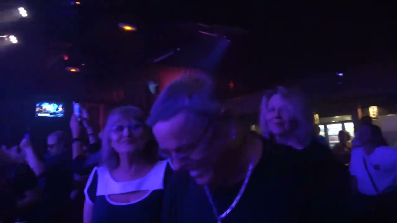 Pierre Benvenuti chante Je Suis Né dans la rue de Johnny Hallyday