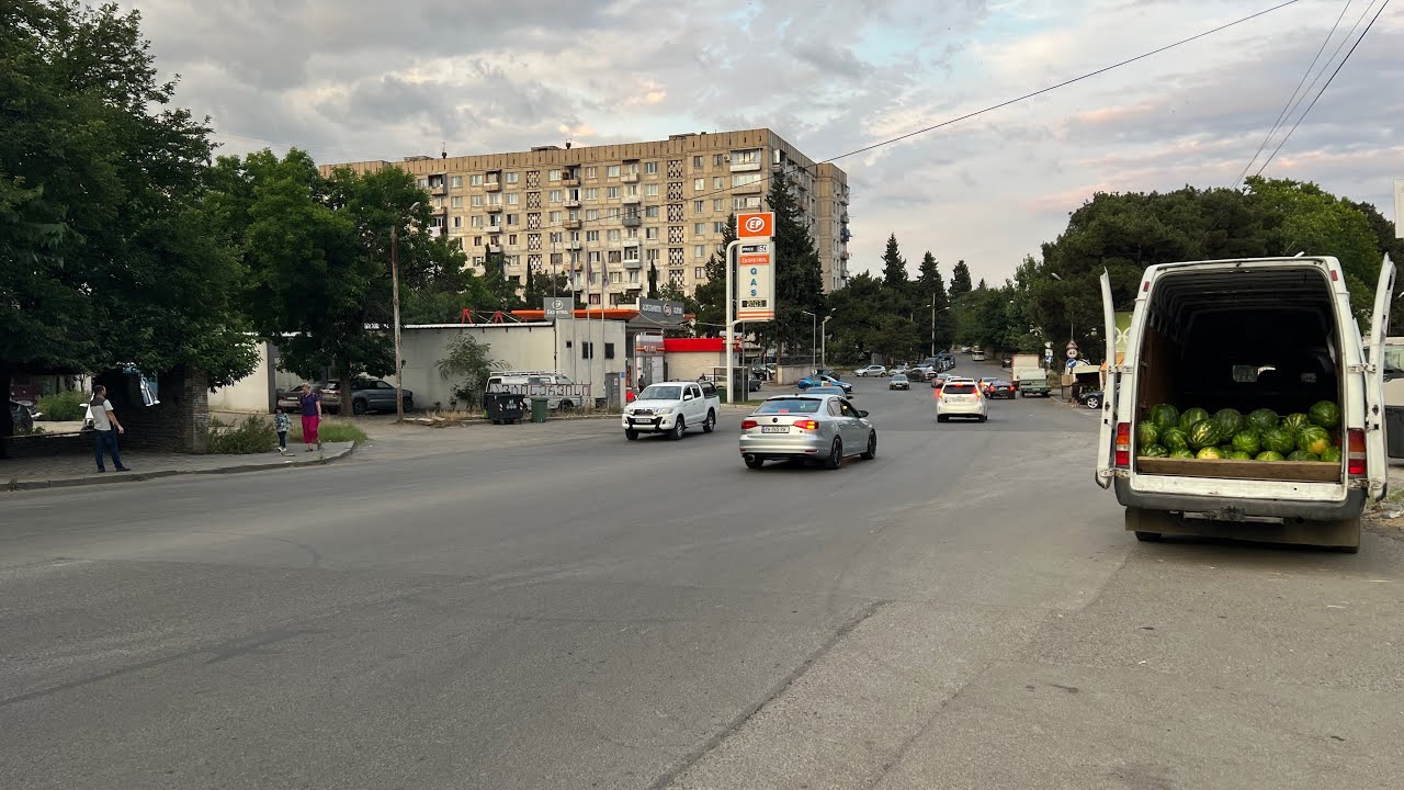 Тбилиси. С Авиационного завода в сторону Ортачала, далее- по набережной в Сабуртало. Вечерний рейс.