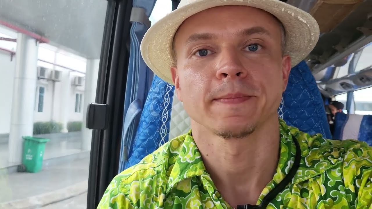 Почему он сделал это в автобусе по маршруту Хюэ-Дананг