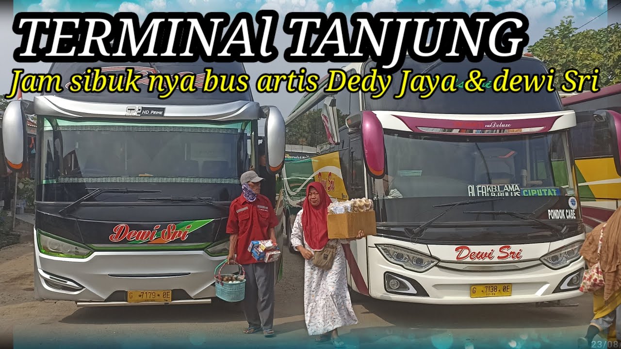 Jam yg paling seru ngebolang ke trminal ini,para bus-bus artis Dewi sri & Dedy Jaya berdatangan