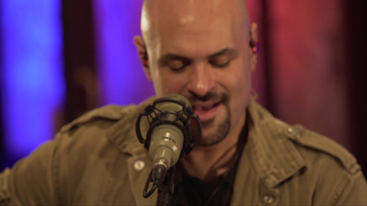 Leo Mancini - Straycats Strut (Acoustic cover)