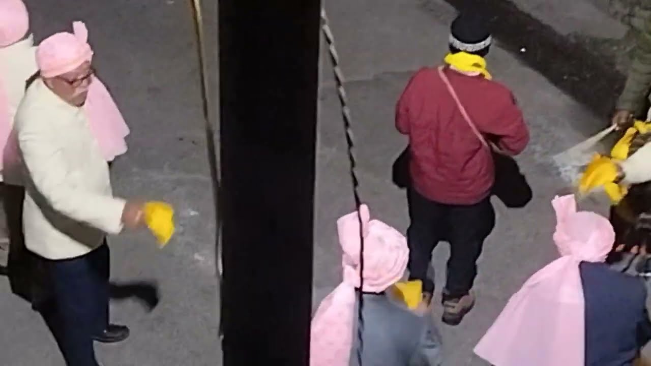 कहां कहां और किसके यहां करते हैं ऐसा डांस
