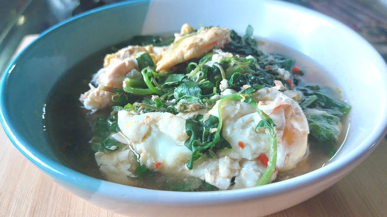 แกงผักโขมใส่ไข่