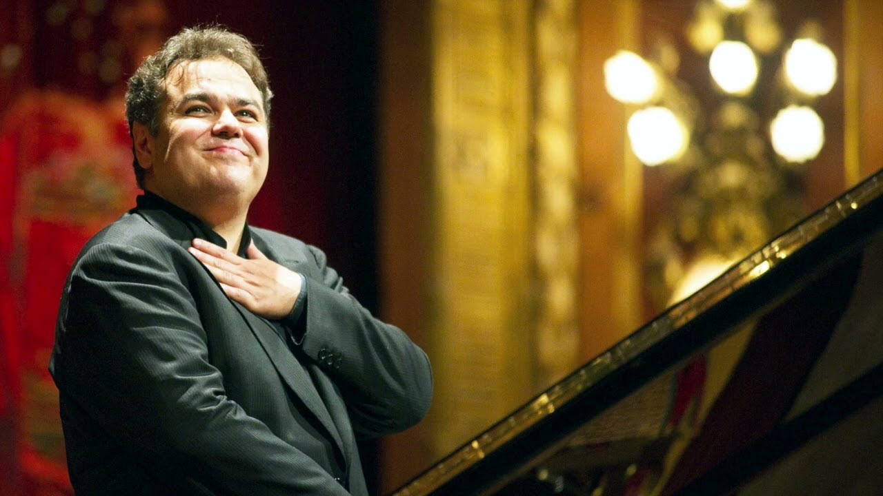 Arcadi Volodos - Liszt-Volodos Hungarian Rhapsody No.13 - Live 2005