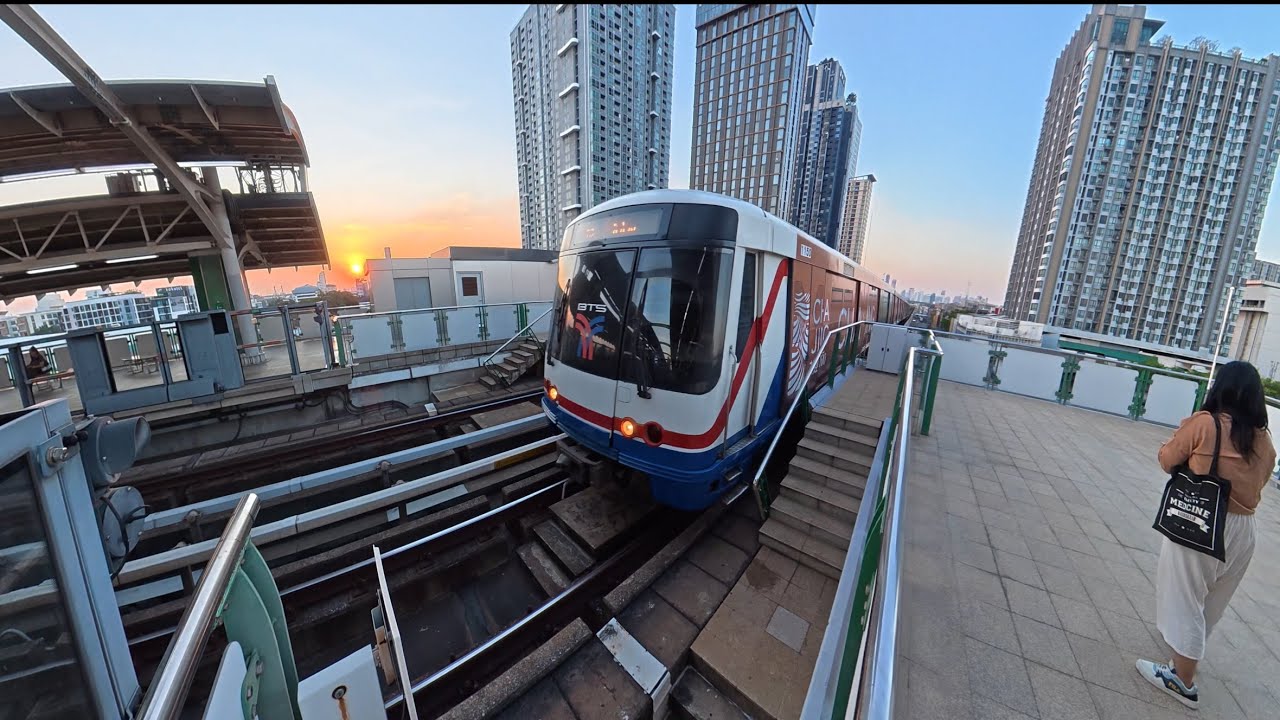 The Bangkok Skytrain / Le Skytrain de Bangkok/ 曼谷轻轨 /  バンコクスカイトレイン / 방콕 스카이트레인 (4K)