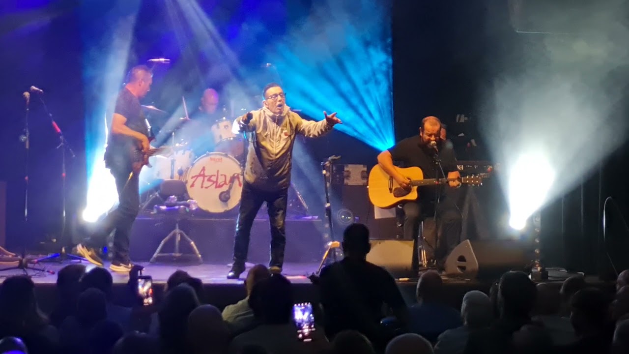 Aslan - Crazy World - Live at Cyprus Avenue