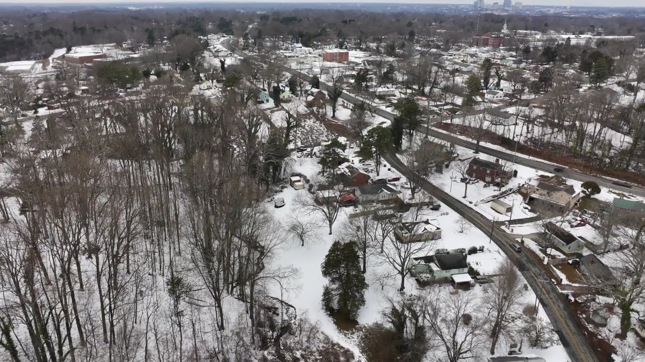 The snow will not stop me from flying my SkyRover S1. Great footage!