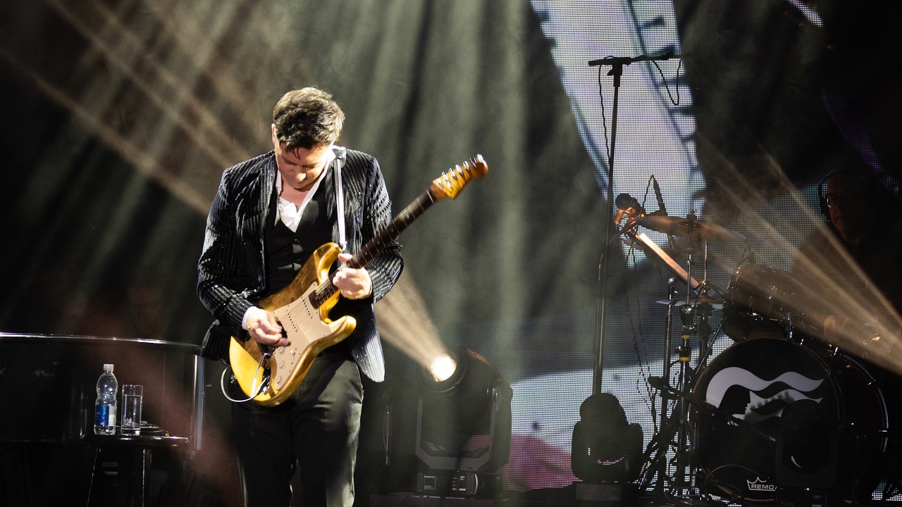 While My Guitar Gently Weeps - Mark Ruebery