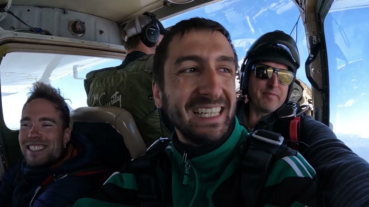 Guillaume goes skydiving at Skydive Yosemite!