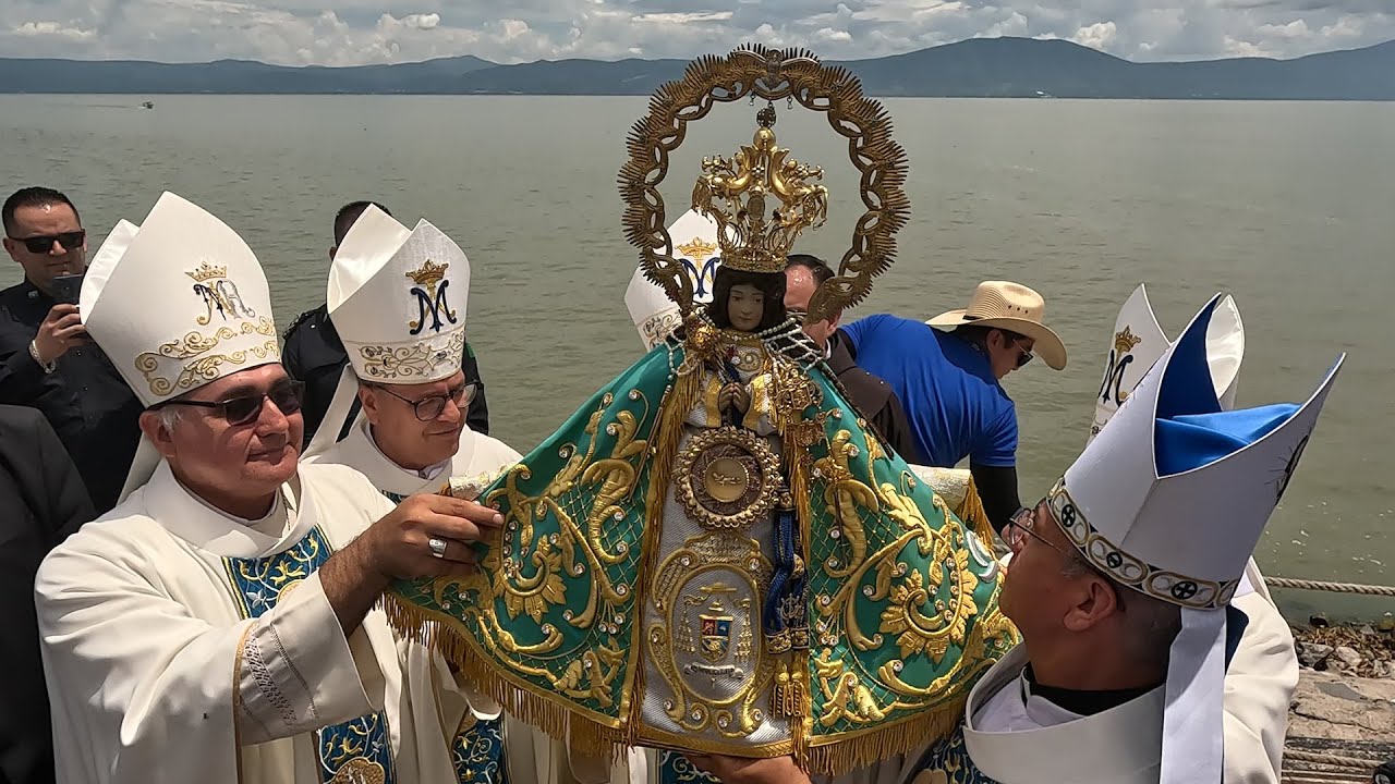 Virgen de Zapopan en el Lago de Chapala