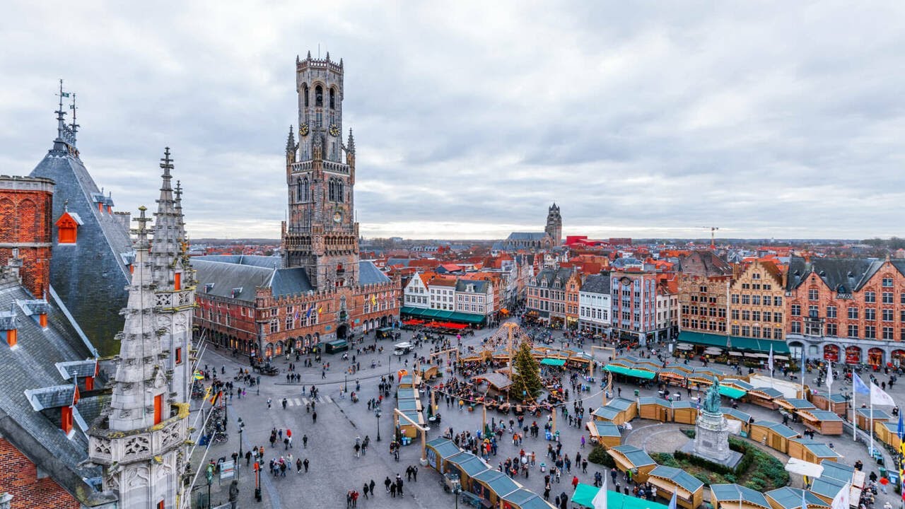 Brugge In December, day & night walking tour 4K