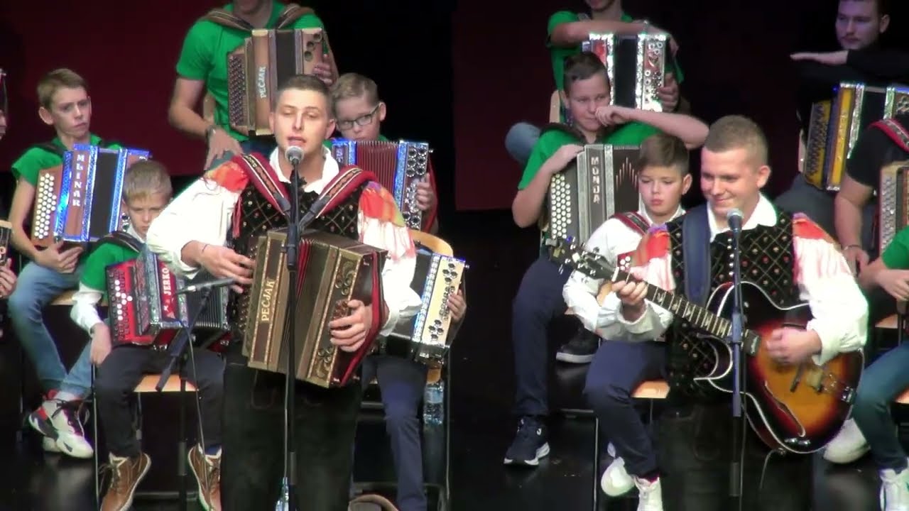 Ansambel Krimski lisjaki in harmonikarji Janeza Lekšeta - Žarek sreče (v živo)