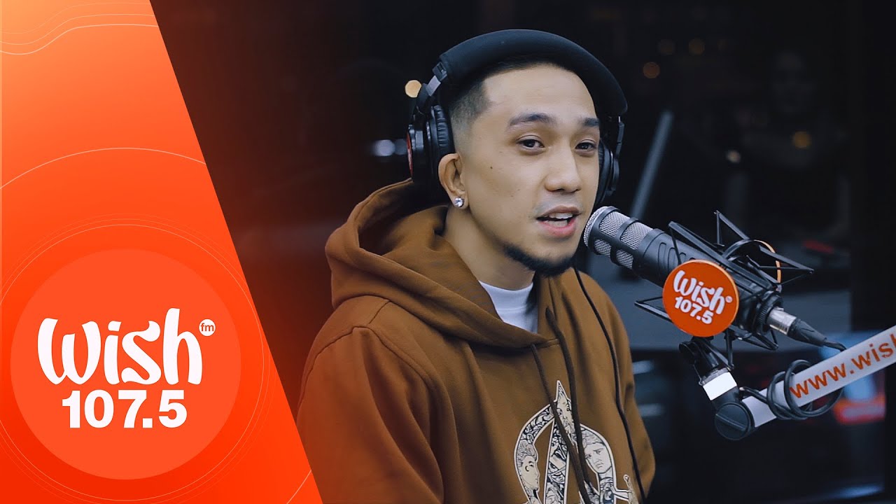 Apekz performs 