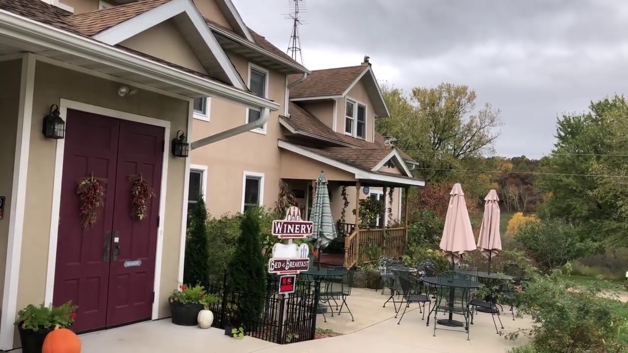 A video tour of Brambleberry Winery's Wisconsin wedding venue