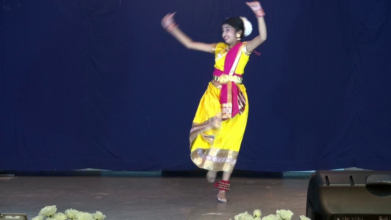Kanayil Annorunal- Anita  Sigan