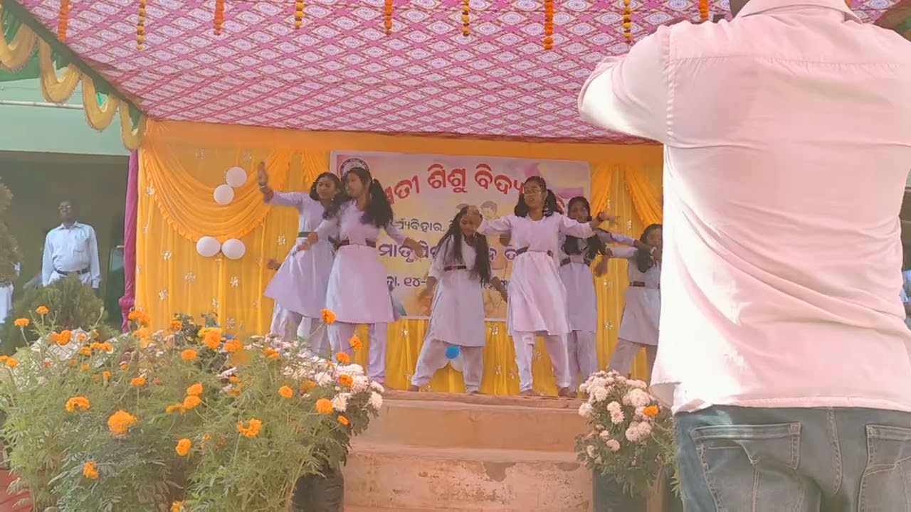 Maa to bina mu rahi ପାରିବିନି 🥺🥺#odia #nirakarpur #2023 #vlog #fun #ssvm