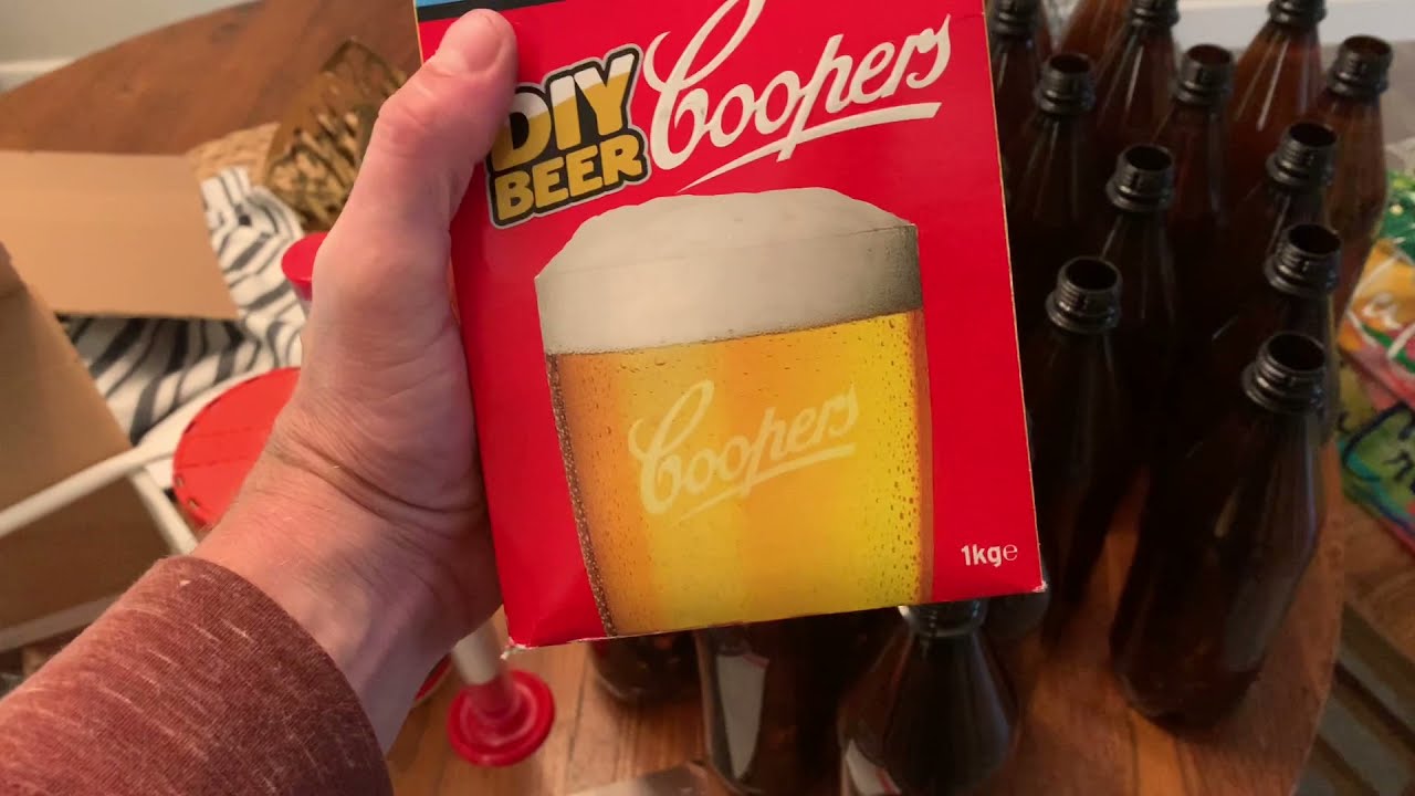Пошаговая демонстрация набора для самостоятельного приготовления пива Cooper's HomeBrew Kit 