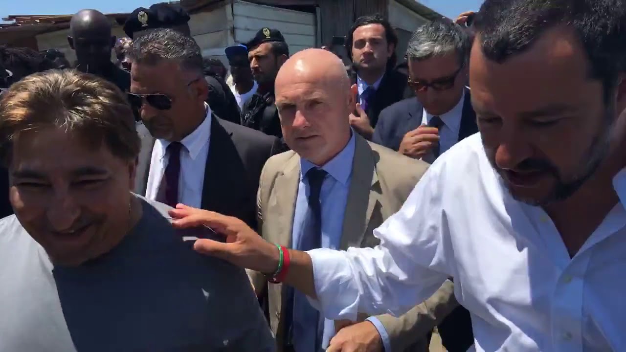 MATTEO SALVINI in diretta Facebook dalla Baraccopoli di SAN FERDINANDO (10.07.2018)