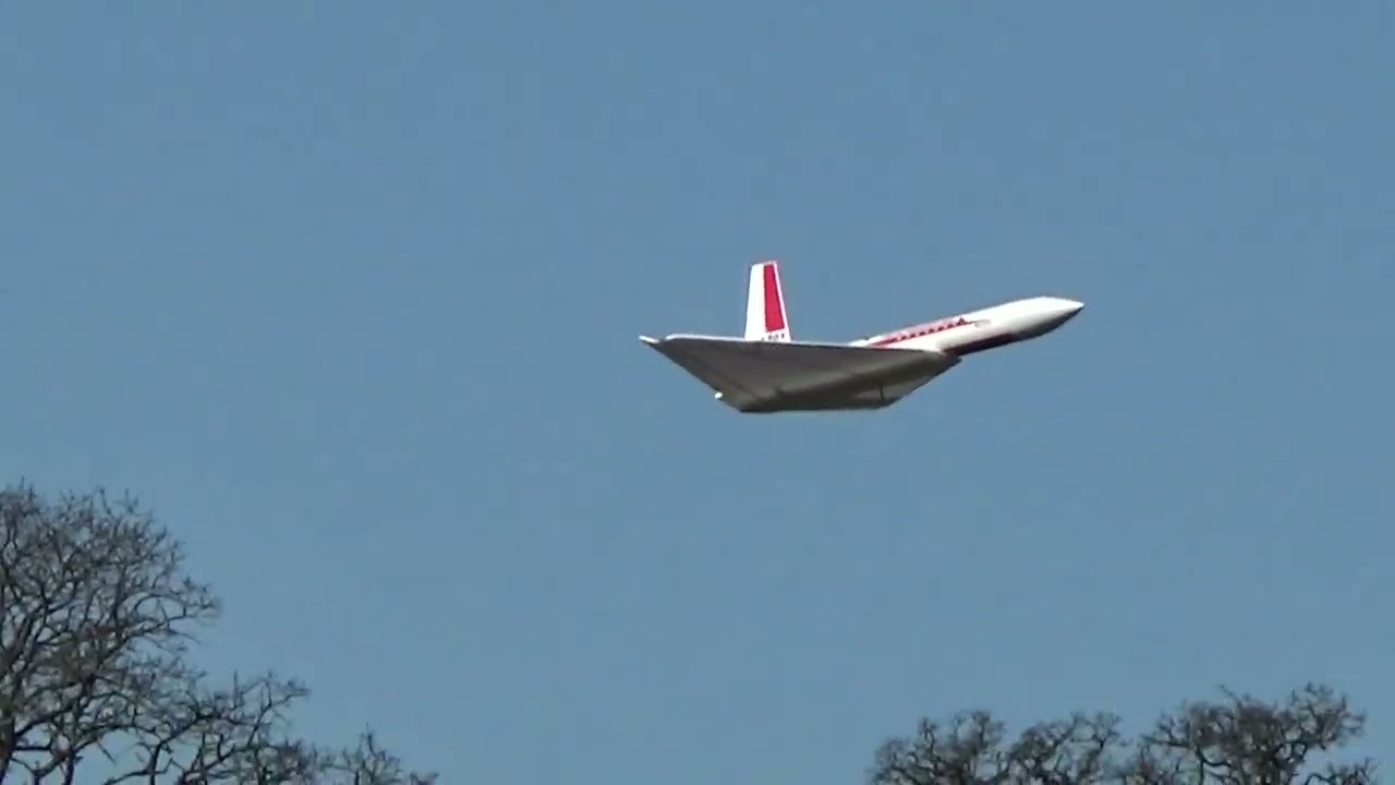 Highpower Orbital Transporter R/C rocket glider flight with  bad landing:)