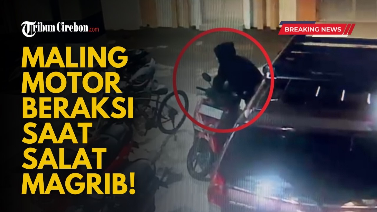 NEKAT! Detik-detik Maling Gasak Motor Jemaah Masjid di Gunungjati Cirebon Terekam CCTV